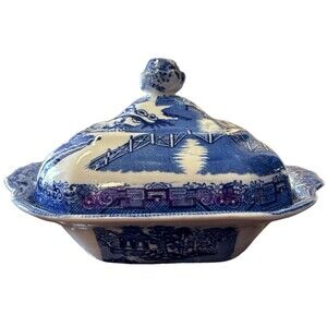 Vintage Baker & Co. "Blue Willow" Covered Casserole/Vegetable Bowl with Handles
